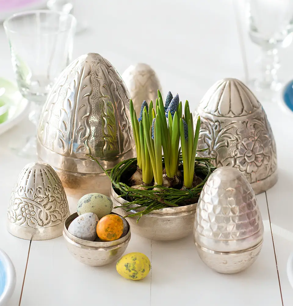 Versilberte Ostereier